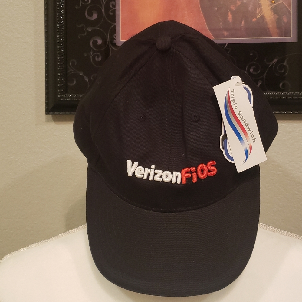 SET  OF  5  MEN'S   CAPS